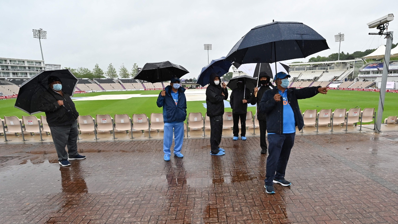 The play was finally abandoned for the day at 3:00 pm (1400 GMT), suffering similar fate as first day. Credit: AFP Photo