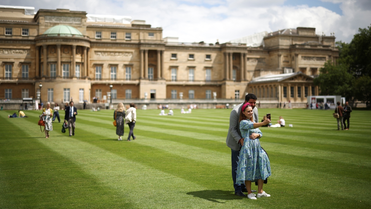 There have previously been guided tours of Buckingham Palace's 39-acre grounds, whose current landscape dates back to 1820.