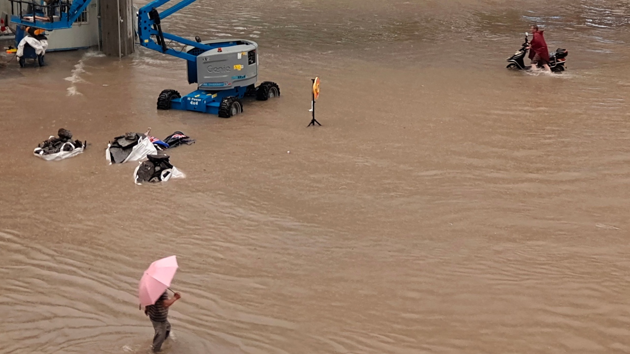 Army rescues those trapped in inundated subways, hotels and public places. Credit: AFP Photo