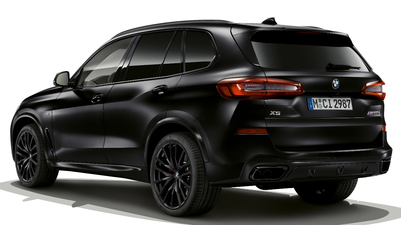 At the forefront of the BMW X model range, the BMW X5 and BMW X6 offer a high level of comfort and luxury with supreme performance and advanced dynamic handling capabilities.