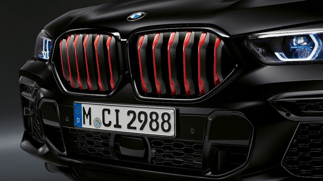 The new BMW X5 and BMW X6 Black Vermilion Editions feature exclusive kidney bars with a red signature.