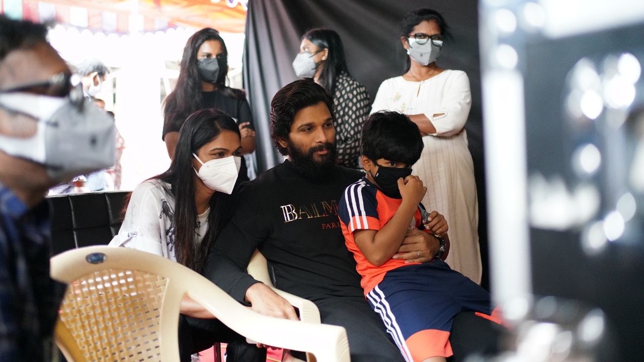 Stylish star Allu Arjun and his wife Sneha along with his son Ayaan visited the sets of the Telugu film ‘Shaakuntalam’. Their visit was special as the film marks the silver screen debut of his daughter Arha. Credit: Special Arrangement