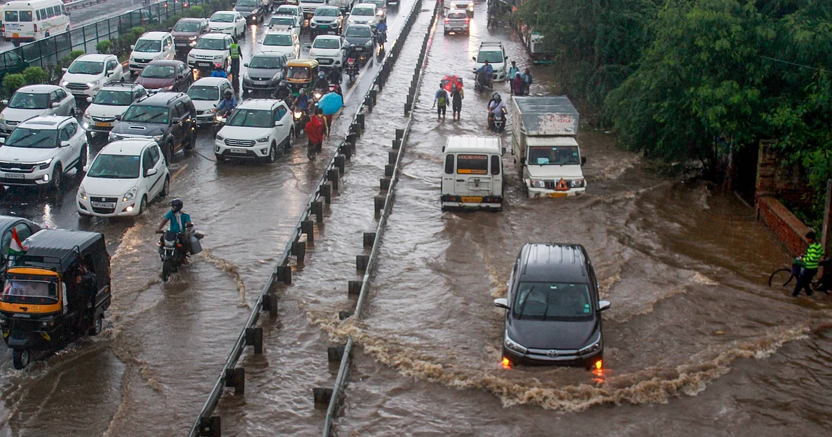 Weather Alert: Heavy Rain and Waterlogging Disrupt Delhi Traffic