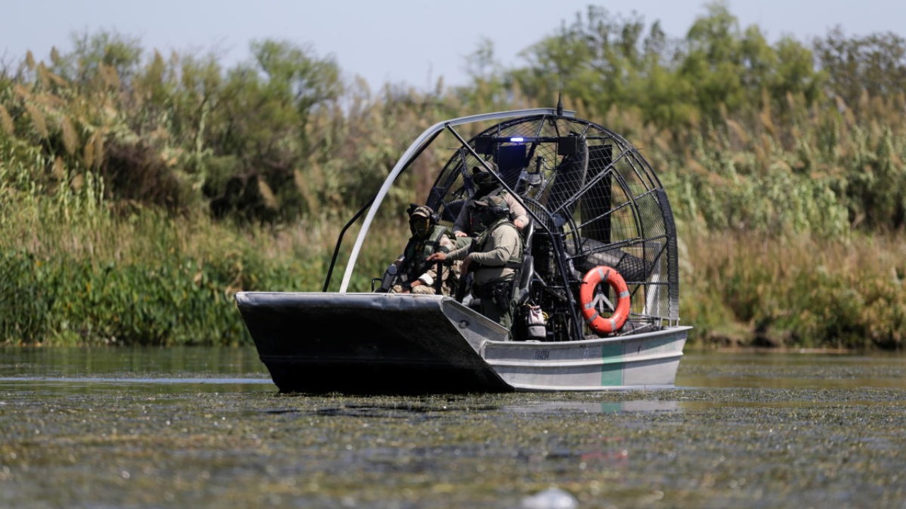 US Border Patrol agents patrol the border between Ciudad Acuna, Mexico and Del Rio, Texas, US, as migrants seeking refuge into the United States cross the Rio Grande river, in Ciudad Acuna, Mexico. Credit: Reuters photo