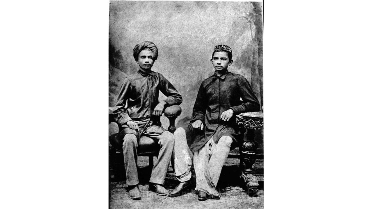 A rare photo of MK Gandhi with his classmate Mehtab at Rajkot. Credit: www.gandhi.gov.in