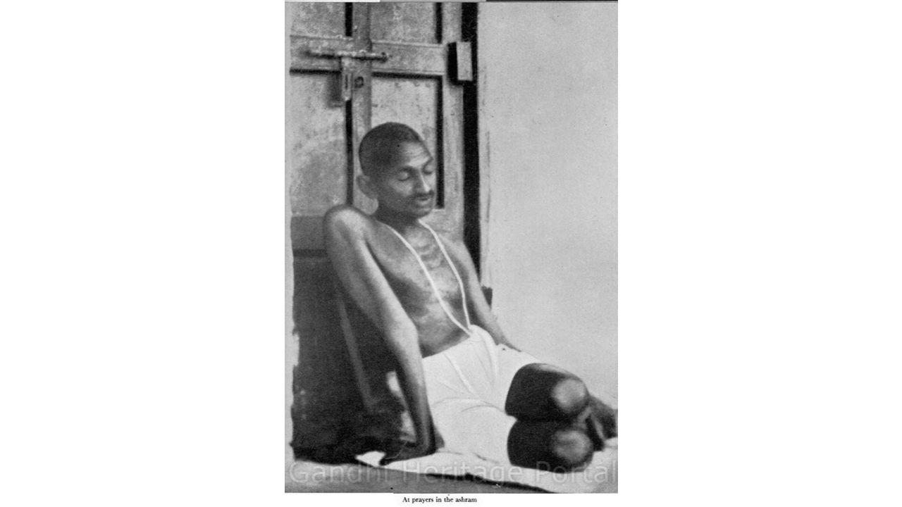 In deep meditation at Ashram. Credit: www.gandhi.gov.in