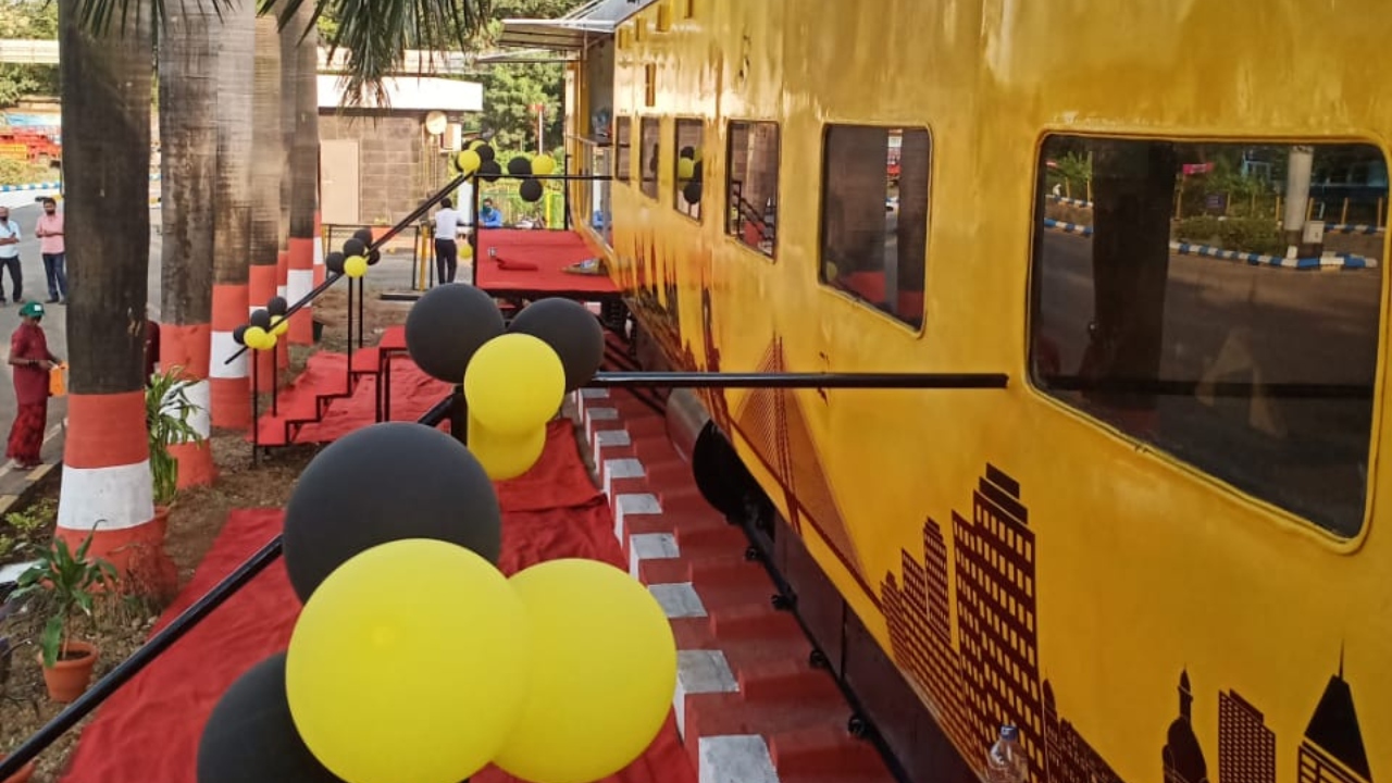 The restaurant coach is located at Heritage Gully, opposite platform no 18 at the CSMT. Credit: Twitter/@grpmumbai