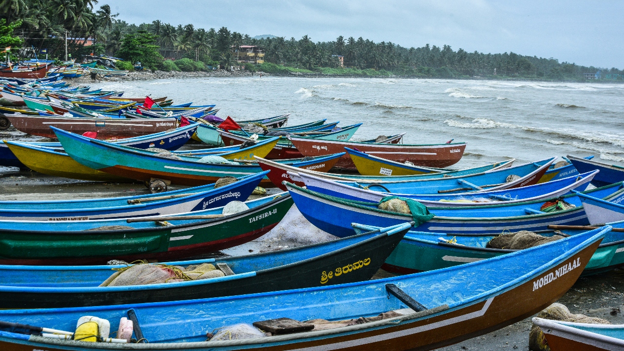 Kasarkod Beach – One can enjoy simpler pleasures of life like taking a walk or sitting and enjoying the breathtaking view of the sea. This amazing beach is located next to the Kasarkod village and is a certified blue-flag beach. Credit: DH Photo