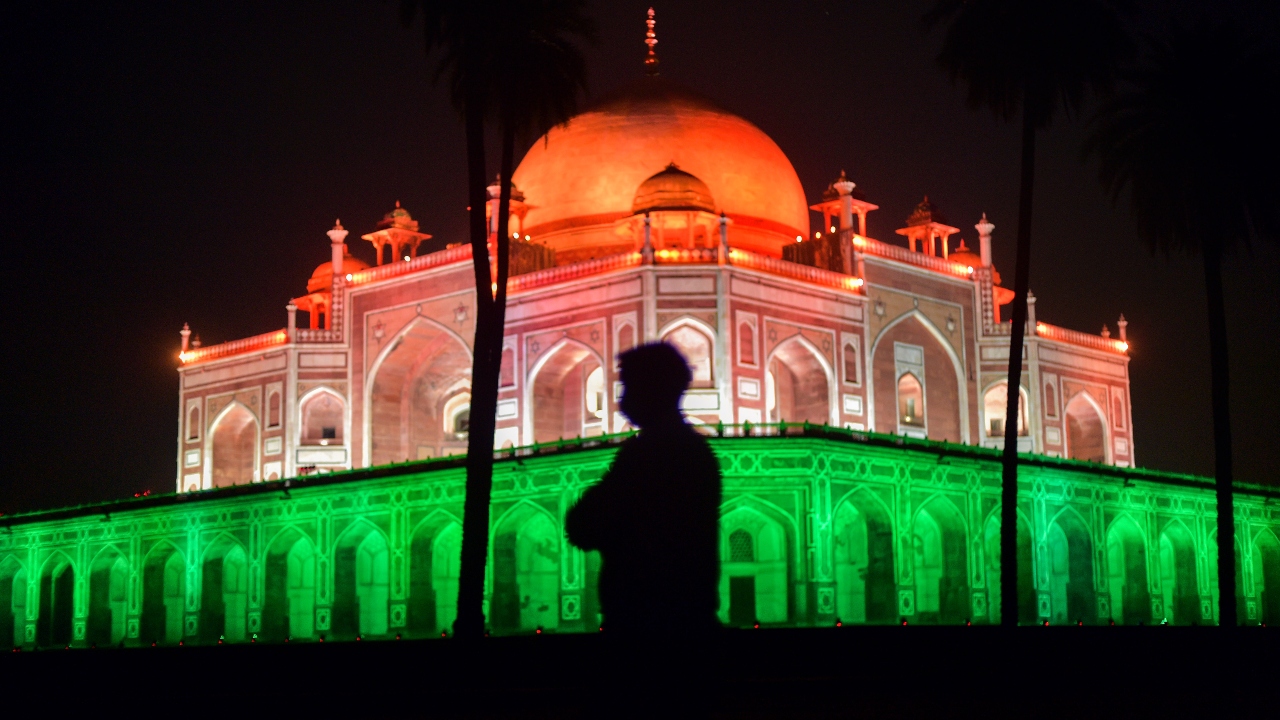 100 heritage monuments lit in tricolour to mark 1 billion Covid vaccine doses milestone