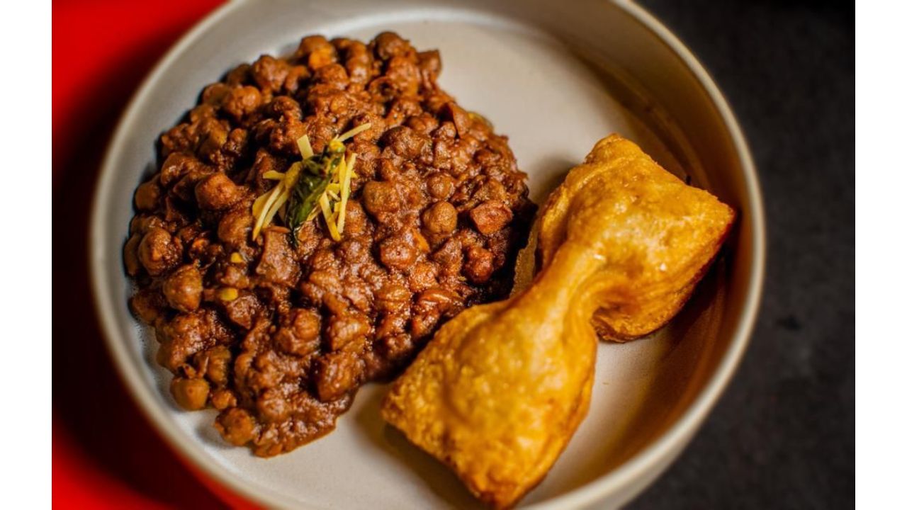 Japani Samosa: The traditional favourite snack that we all enjoy personified with a touch of Japan. Fried to perfection and plated alongside a generous serving of tangy chole. Credit: Special Arrangement