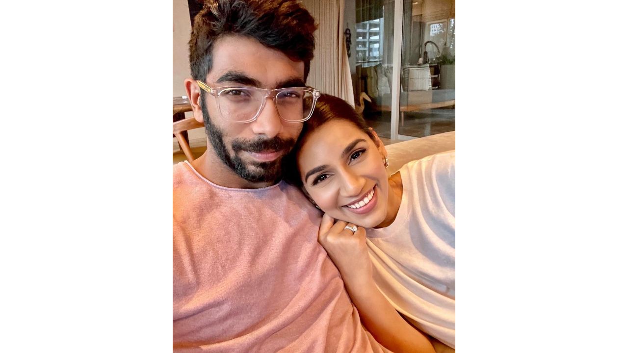 Indian pacer Jasprit Bumrah fell for TV presenter Sanjana Ganesan. After a brief courtship, Jasprit and Sanjana took the plunge on March 15, 2021 in Goa. Credit: Instagram/sanjanaganesan