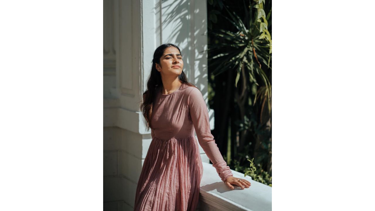 Rukmini spills sass in a maxi dress in this sun-kissed picture. Credit: Instagram/rukmini_vasanth