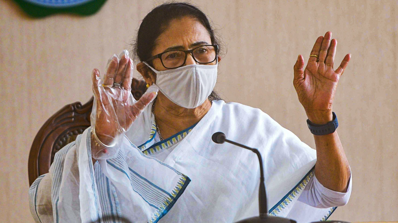 Mamata Banerjee: Mamata Banerjee is one of the qualified CMs India ever had. From BA History, LLB to MA in Islamic studies, she holds multiple academic degrees. Credit: PTI Photo