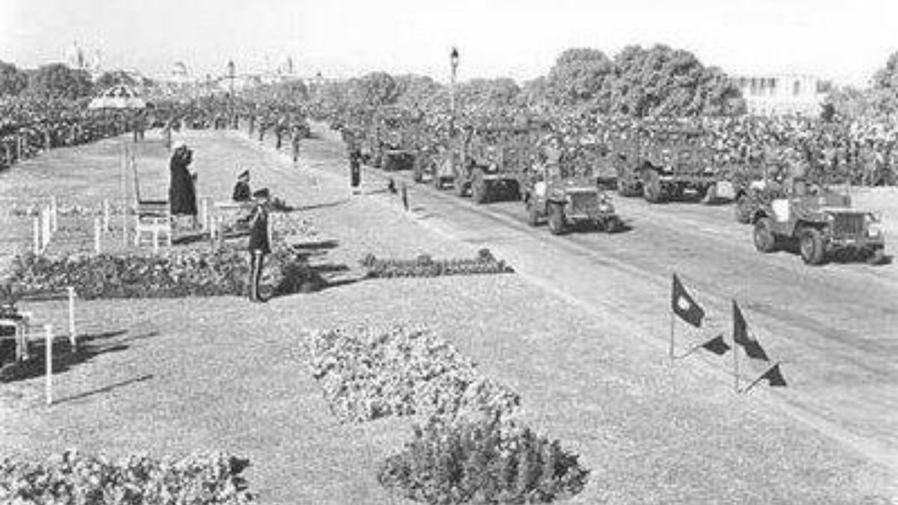First president Dr Rajendra Prasad is seen saluting during the first Republic Day parade held on Rajpath in Delhi on January 26, 1950. Credit: @GujaratHistor