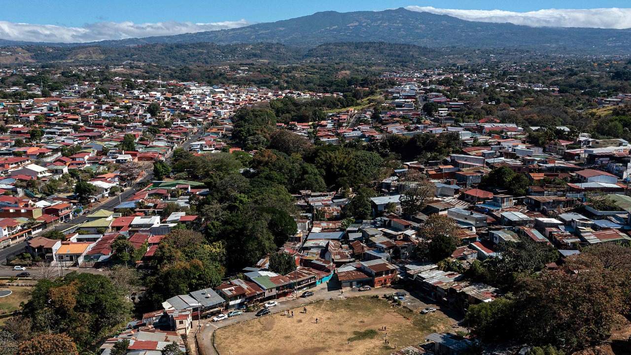 Costa Rica, one of the most stable democracies in Latin America, which will elect its president on February 6, has been affected by poverty. According to the Community of Latin American and Caribbean States (CELAC), it is one of the countries in the region, along with Brazil, where more people will fall into poverty, due to the cutback of government aid and the effects of the pandemic. Credit: AFP Photo