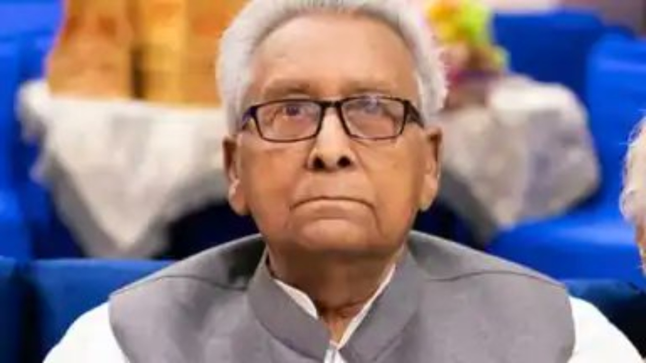 Satish Prasad Singh served as Bihar’s sixth chief minister in 1968 and his tenure lasted for only five days, between January 28 and February 1, 1968. Credit: Twitter/@VPSecretariat