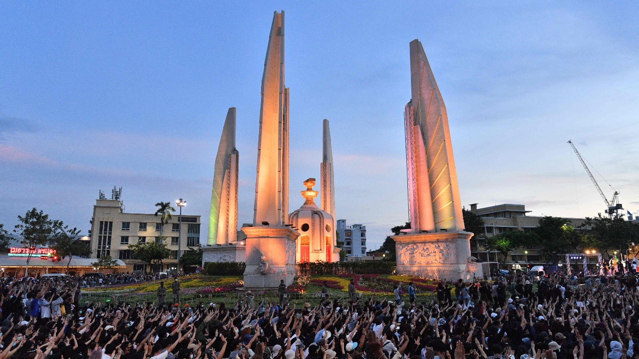 9| Bangkok (Thailand) - 99dB. Credit: AFP Photo