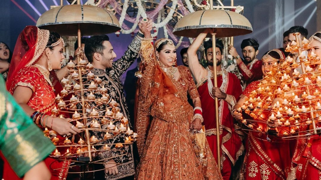 Pria Beniwal grooved to some foot-tapping numbers at her wedding ceremony. Credit: Dipak Studios