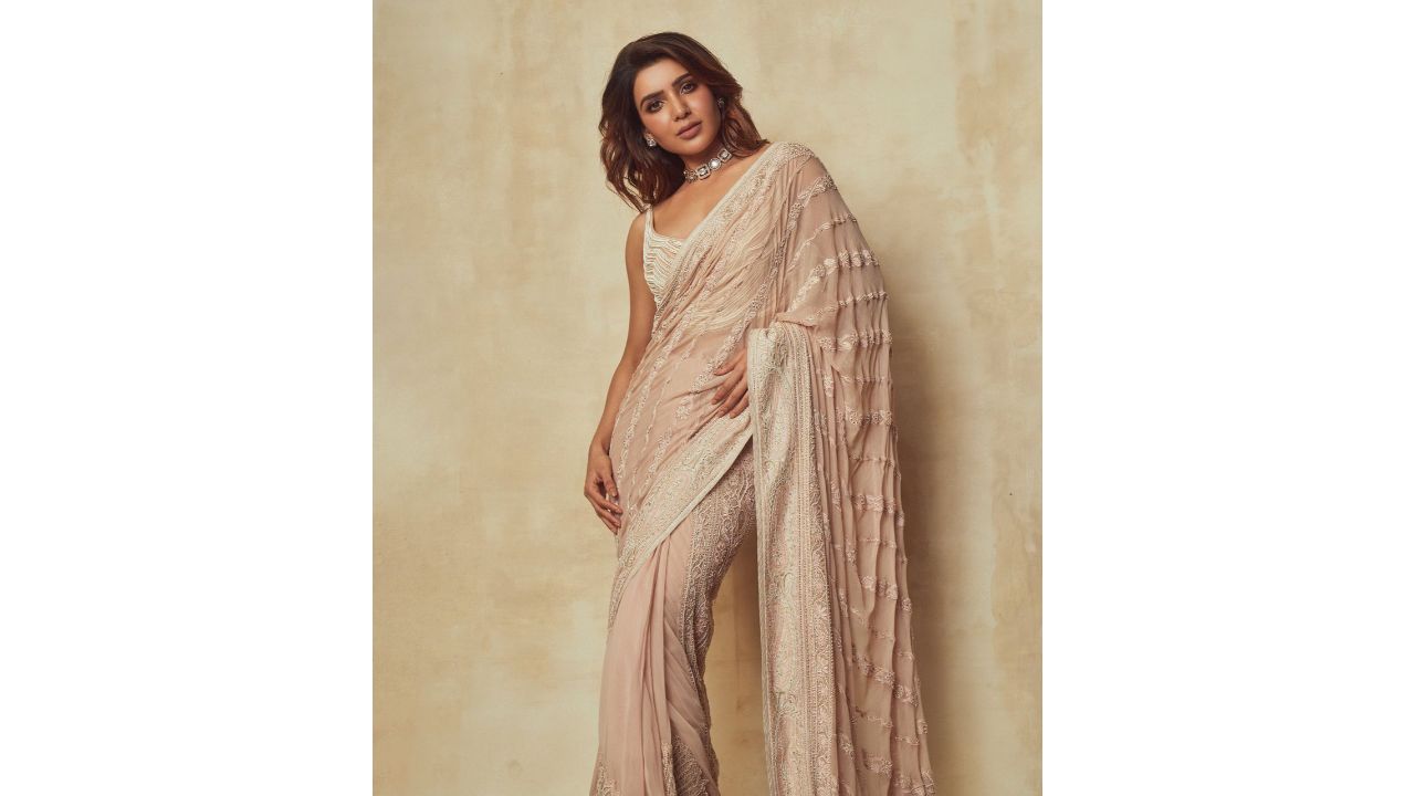 Samantha Ruth Prabhu is the second actress after Revathi to win a Filmfare award for Best Actress in Tamil and Telugu in the same year. She won the award in 2012 for her performance in 'Neethane En Ponvasantham' - Tamil and 'Eega' - Telugu. Credit: Instagram/samantharuthprabhuoffl