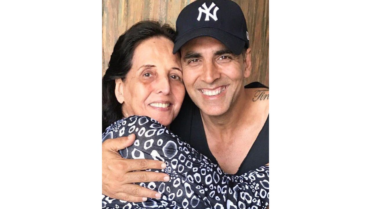 Akshay Kumar shared a heartwarming note in remembrance of his late mother Aruna Bhatia. Credit: Instagram/akshaykumar