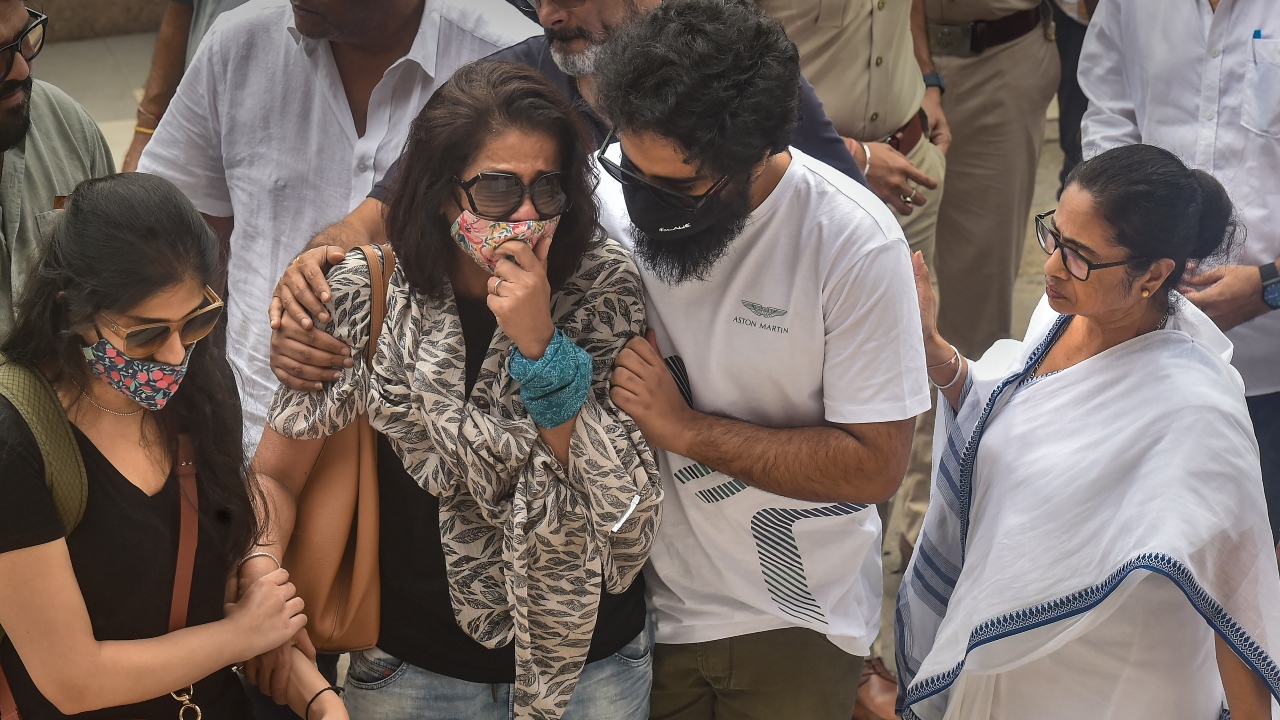 CM Banerjee was seen consoling KK's wife and other family members at the venue. Credit: PTI Photo