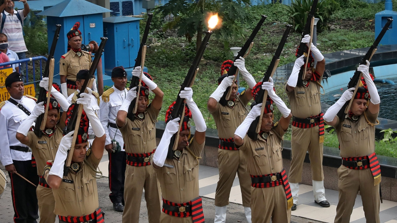 The government paid last respect with gun salute to his mortal remains. Credit: Reuters Photo