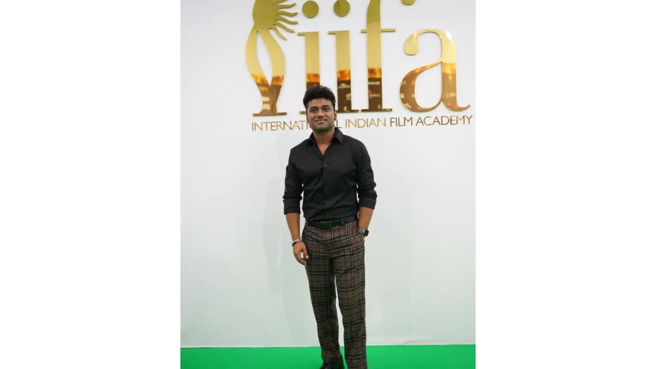 Music composer Devi Sri Prasad (DSP) looks dapper on the green carpet of IIFA Rocks 2022. Credit: IIFA