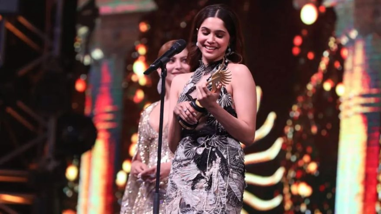 Actor Sharvari Wagh won the IIFA for the best debut demale for 'Bunty Aur Babli 2'. Credit: IIFA