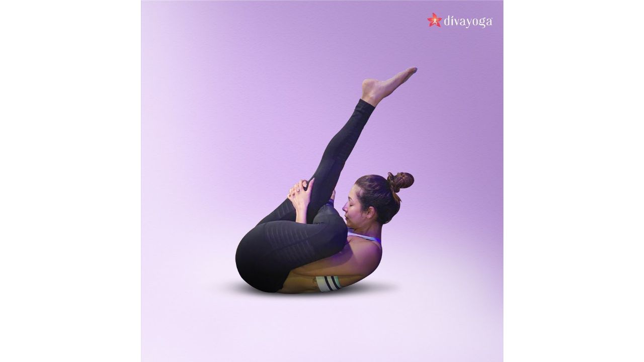Fitness freak Malaika Arora pulls out a modified reclined pigeon pose with ease. Credit: Instagram/malaikaaroraofficial