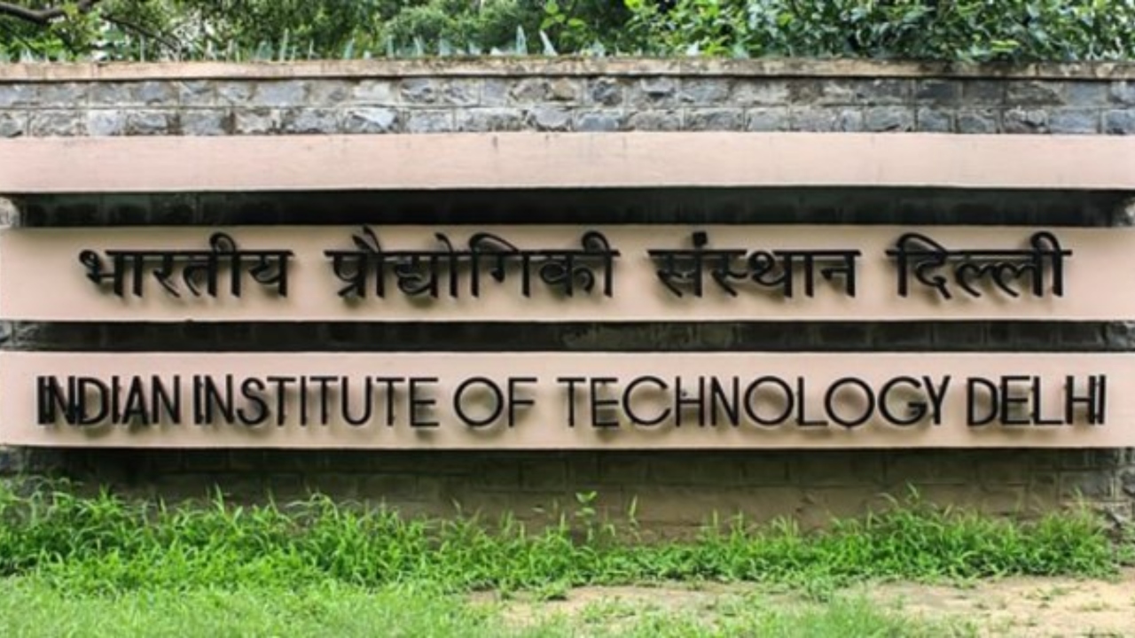 IIT Delhi has been placed in the fifth position. Established in 1961 as the College of Engineering, it was later declared an Institution of National Importance (INI) under the Institutes of Technology (Amendment) Act, 1963, and was thereafter renamed IIT Delhi. Credit: Wikimedia Commons