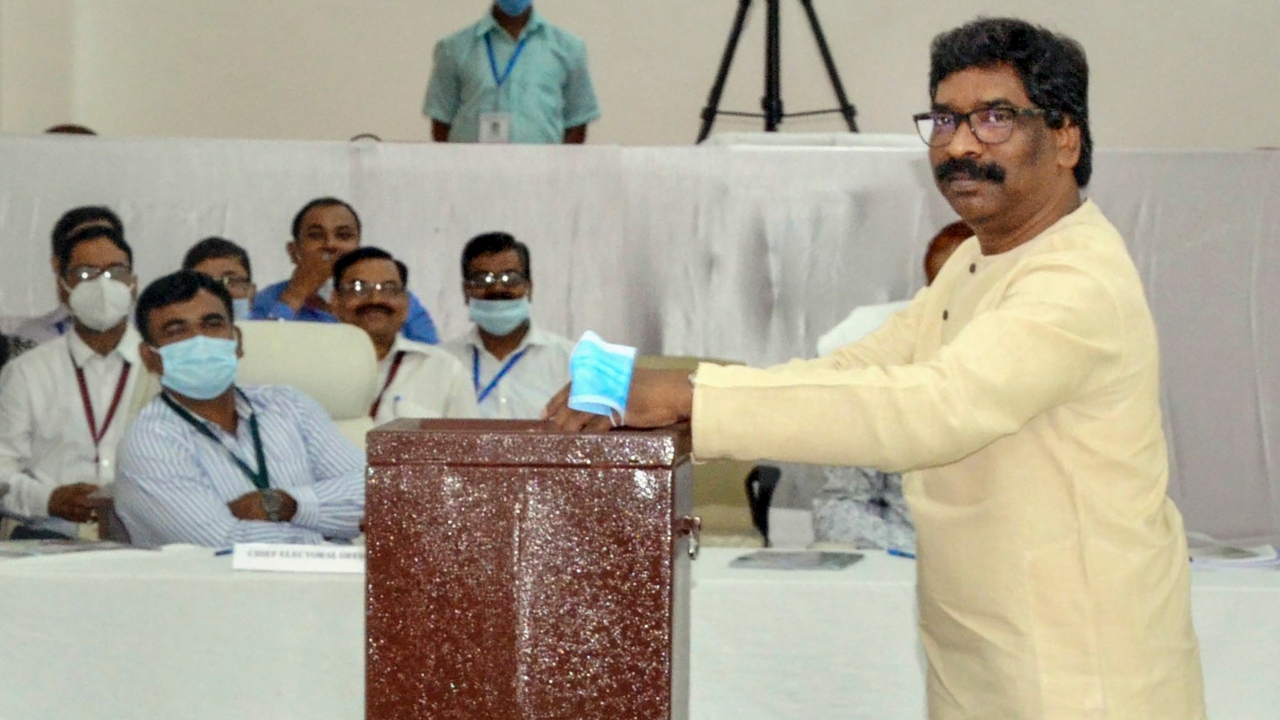 Jharkhand Chief Minister Hemant Soren casts his vote for the election of the President, at Jharkhand Assembly in Ranchi. Credit: PTI Photo