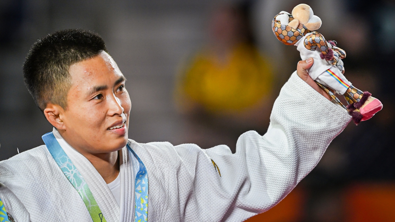 Indian judoka L Shushila Devi battled injuries to sign off with a silver medal after losing the women's 48kg final against South Africa's Michaela Whitebooi at the Commonwealth Games. Credit: PTI Photo