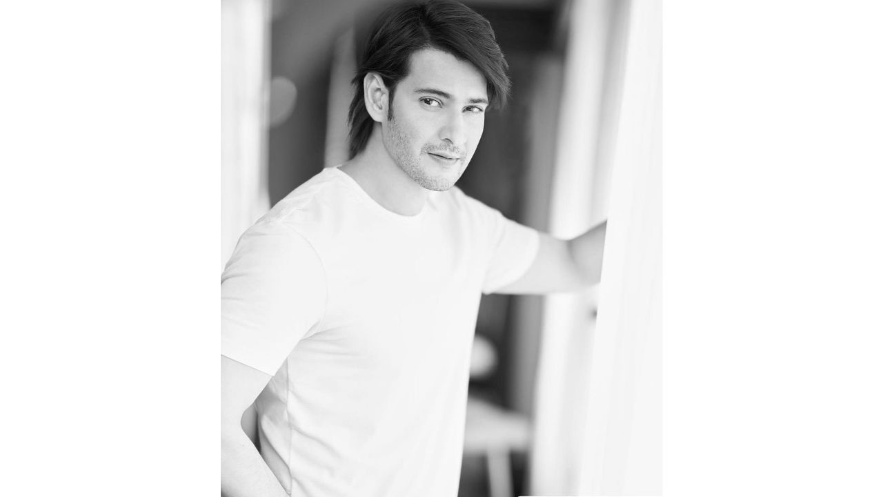 Mahesh Babu was once a chain smoker and used to smoke whole packets a day. After knowing that his fans are getting inspired by this, he decided to quit smoking. Credit: Instagram/urstrulymahesh