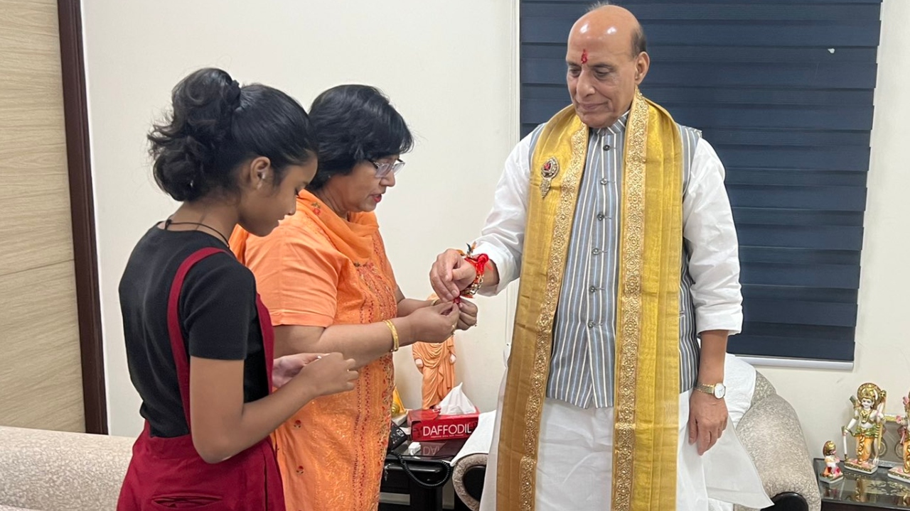 Dr Anita Benjamin met Defence Minister Rajnath Singh on the occasion of Raksha Bandhan at his official residence in New Delhi and gave him a rakhi. Credit: Twitter/@DranitaBenjamin