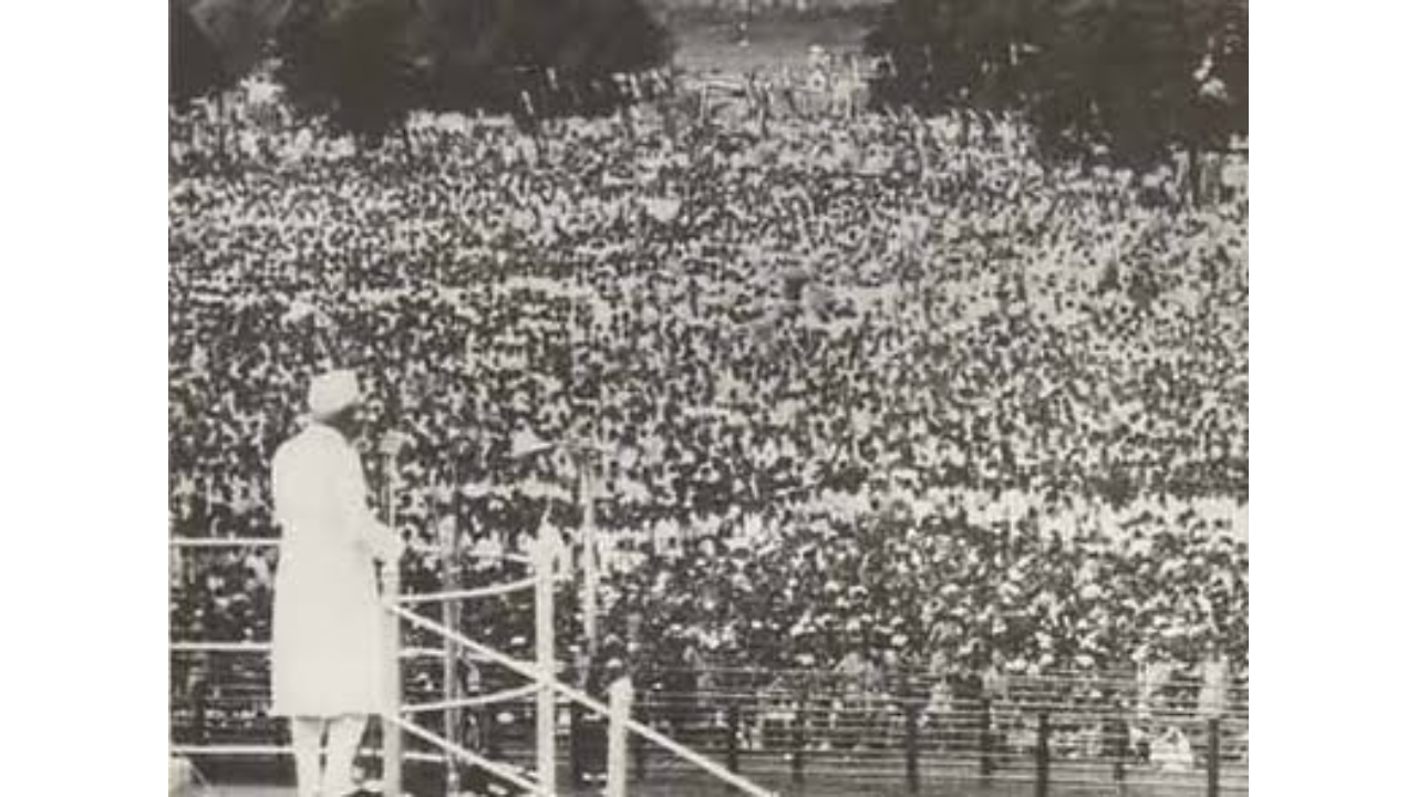 Jawahar Lal Nehru's first address to the nation from Red Fort on August 15, 1947. Credit: Flickr Photo