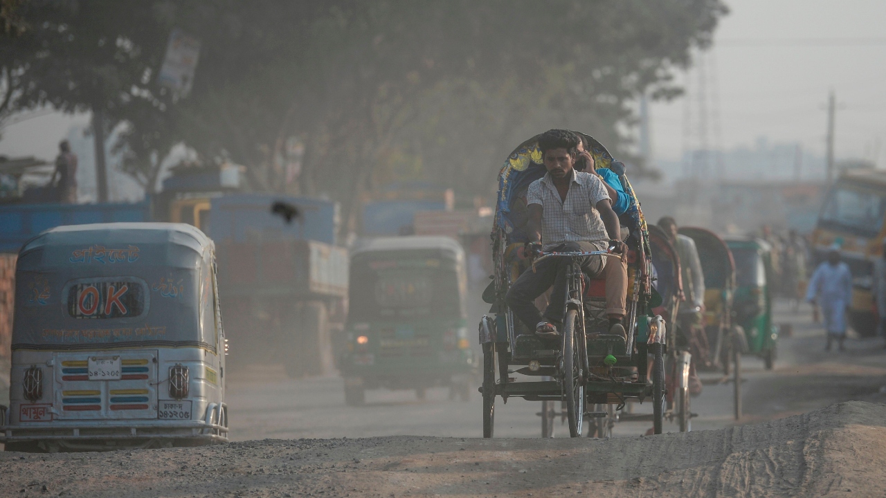 The capital and largest city of Bangladesh, Dhaka reported an average annual exposure of 71.4 µg/m3 and stood fifth on the list. Credit AFP Photo