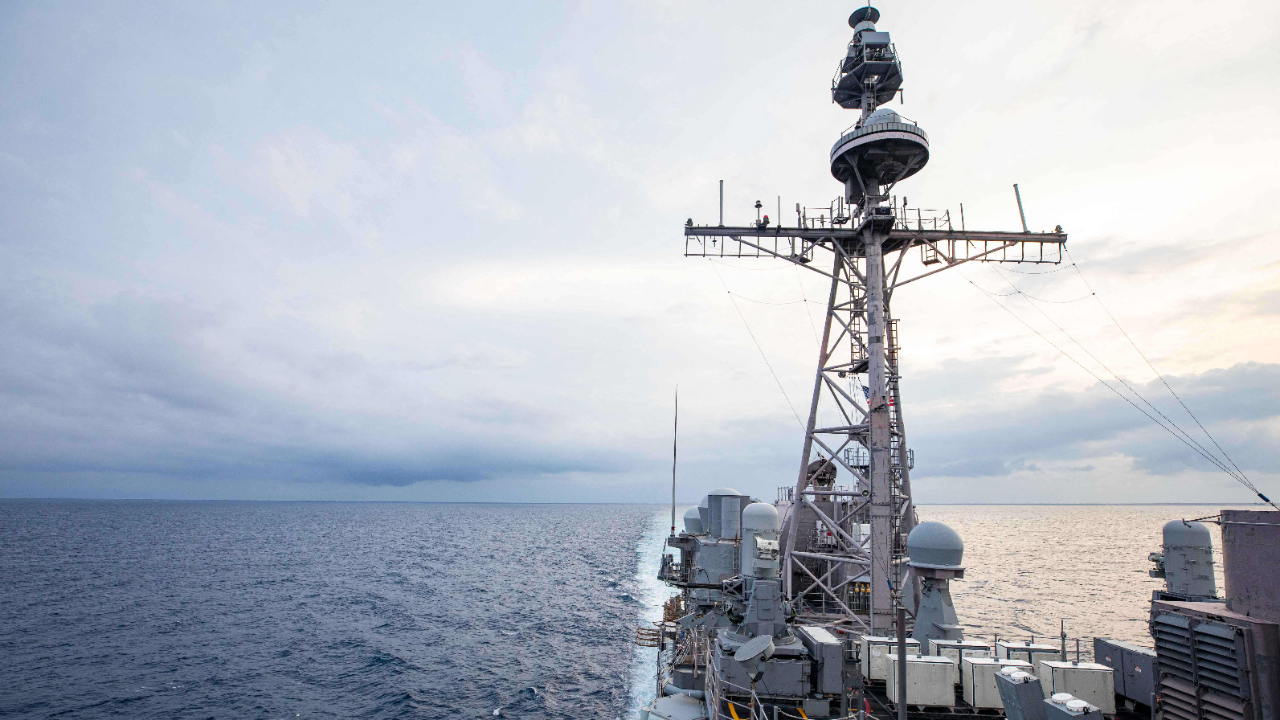 In this handout image courtesy of the US Navy taken on August 28, 2022 the Ticonderoga-class guided-missile cruiser USS Chancellorsville (CG 62) transits the East China Sea in the Taiwan Strait during routine underway operations. Credit: AFP Photo / Justin Stack / US Navy