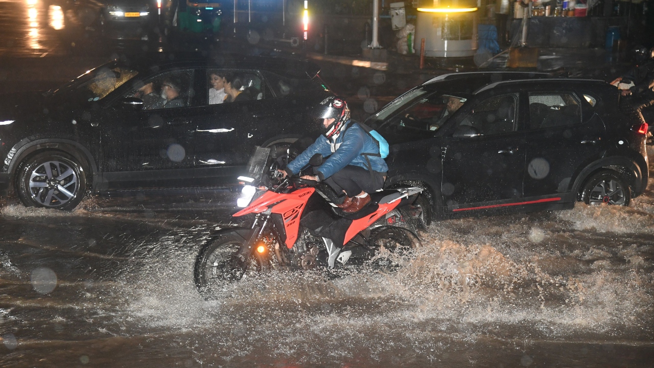 Meanwhile, the Indian Meteorological Department (IMD) has warned of thunderous rainfall till September 9 across Karnataka. Credit: DH Photo/ SK Dinesh