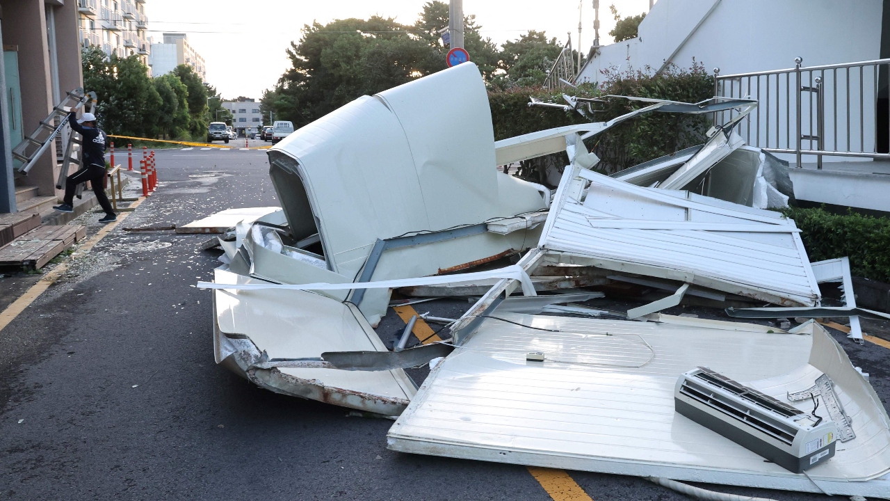 Damages were reported in the southeastern city of Pohang. A resident was swept away and killed by strong currents while trying to evacuate, while the typhoon also left one injured and two others missing,  the Ministry of Interior and Safety confirmed. Credit: AFP Photo