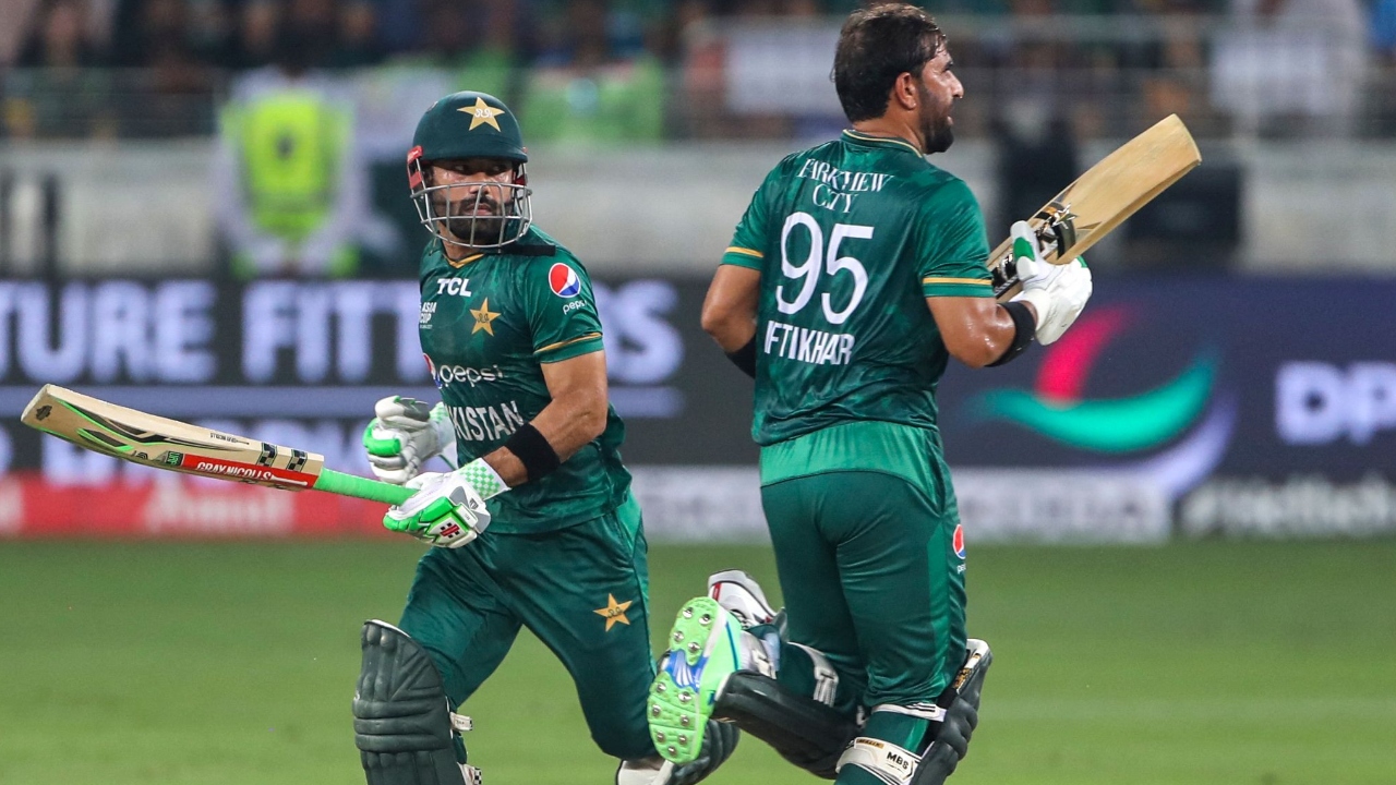 Mohammad Rizwan (55) and Iftikhar (32) put together a partnership of 71 but Madushan broke the stand with the wicket of Iftikhar. Credit: AFP Photo
