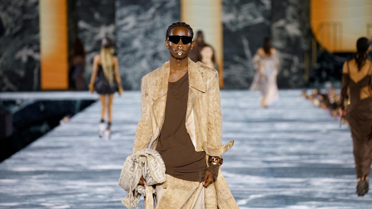 A model presents a creation by designer Olivier Rousteing as part of his Spring-Summer 2023 ready-to-wear collection show for fashion house Balmain during Paris Fashion Week in Paris. Credit: Reuters photo