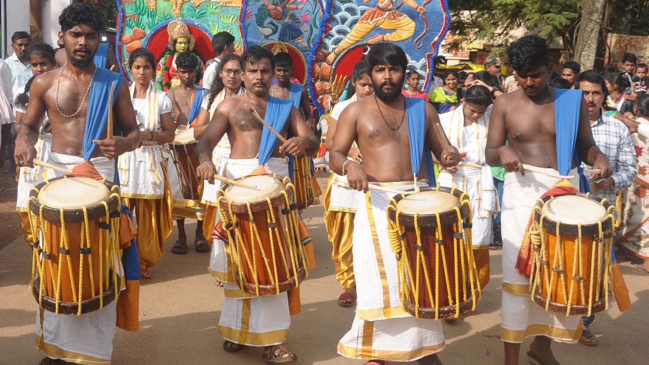 Tableaux from various government departments depicting various schemes or programmes and social messages were also part of the procession. Credit: DH Photo