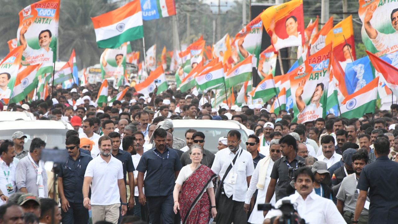 Bharat Jodo Yatra resumed from Mandya after a break of two days in view of Vijayadashami and Dasara festivals. Credit: PTI Photo