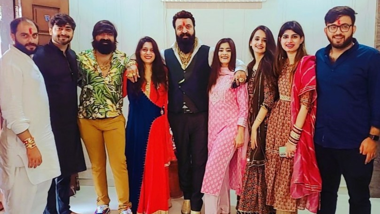 Vaishali Takkar was with her family during Raksha Bandhan 2022 celebrations at her home in Indore. Credit: Instagram/@misstakkar_15