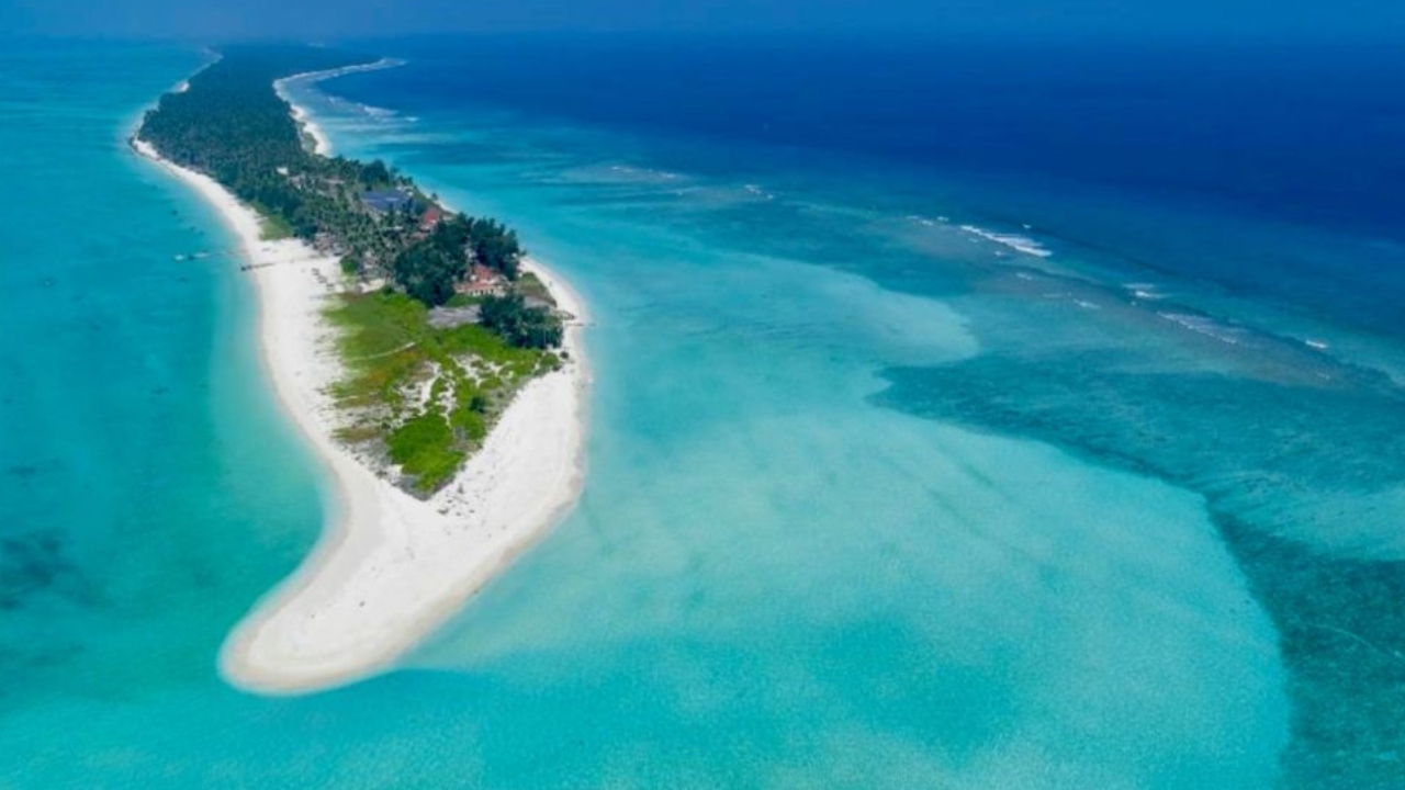 Kadmat Beach: With its pearl white sand, azure lagoon waters, and comfortable atmosphere, it is a haven for nature lovers. Credit: Twitter/byadavbjp