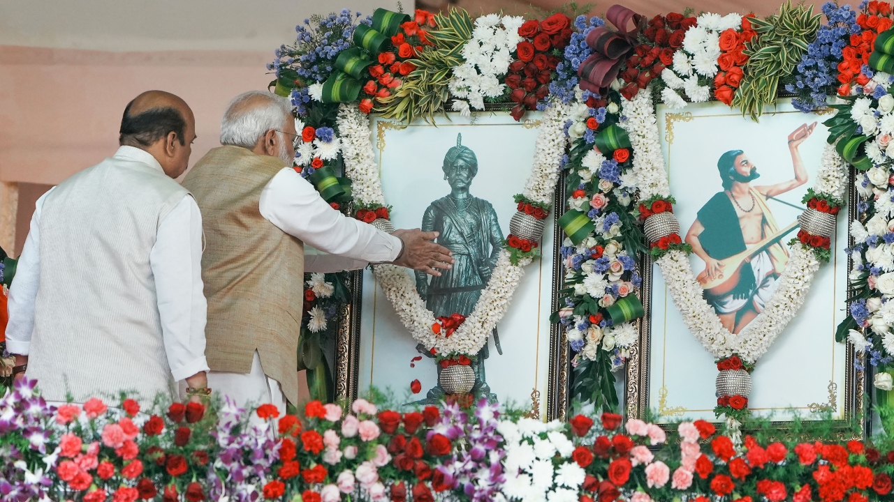 Modi paid tribute to 16th-century ruler Nadaprabhu Kempegowda during a public meeting, after the inauguration of Terminal 2 of Kempegowda International Airport and the unveiling of 108 feet-tall bronze statue of Nadaprabhau Kempegowda, called 'Statue of Prosperity', in Bengaluru. Credit: PTI Photo