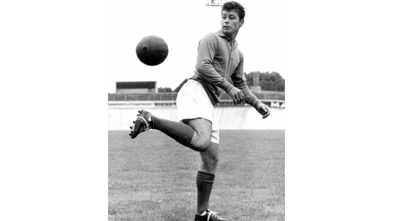 One of the greatest strikers France has ever produced, Just Fontaine has scored 13 goals and is positioned fourth on the list. Credit: Twitter/@FinoYossen