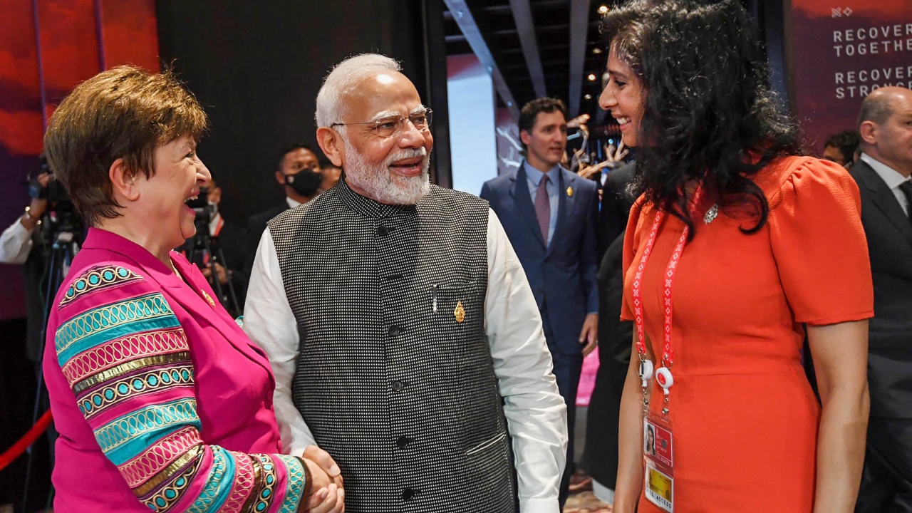 PM Modi with MD of International Monetary Fund (IMF) Kristalina Georgieva and Deputy MD of IMF Gita Gopinath during a meeting on the sidelines of G20 Summit, in Bali, Indonesia. Credit: Twitter/@narendramodi
