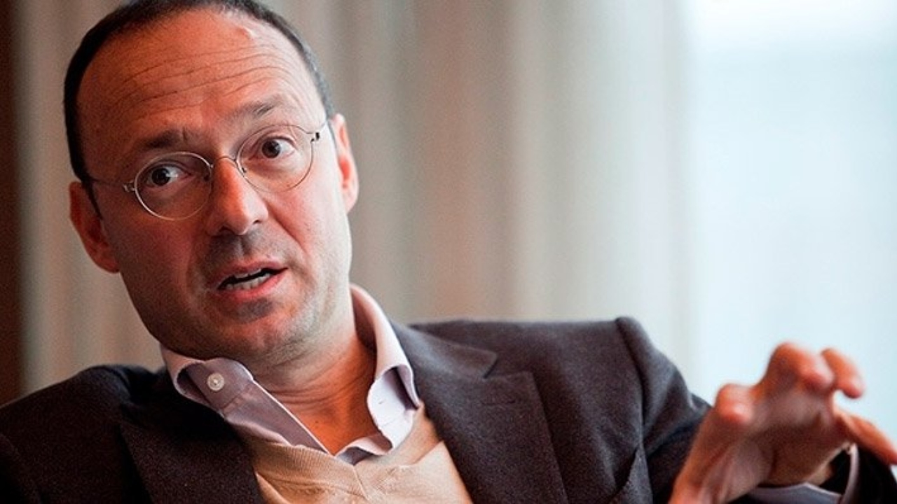 Hong Kong-based private equity billionaire Jean Salata and his wife Melanie made it to the list for gifting $200 million in June 2022 to establish a climate and sustainability institute at Harvard University. Credit: Twitter/@Emol