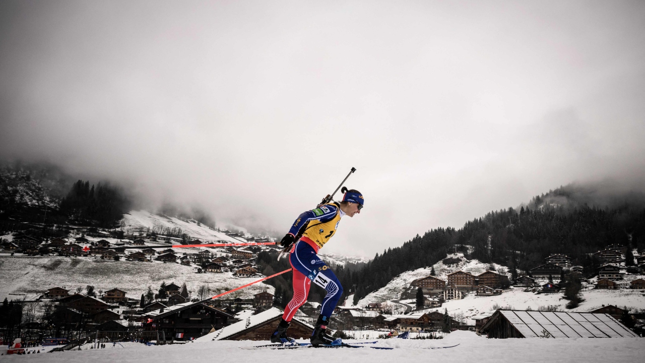 French biathlete Julia Simon competes in the women’s 7,5 km sprint event of the IBU Biathlon World Cup in Le Grand-Bornand near Annecy, on December 16, 2022. Credit: AFP Photo